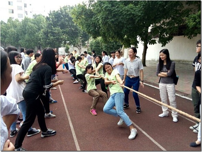 3 激烈的拔河比赛